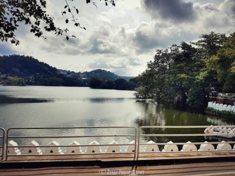 Kandy Lake-4